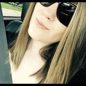 Meet your Posher, Ally